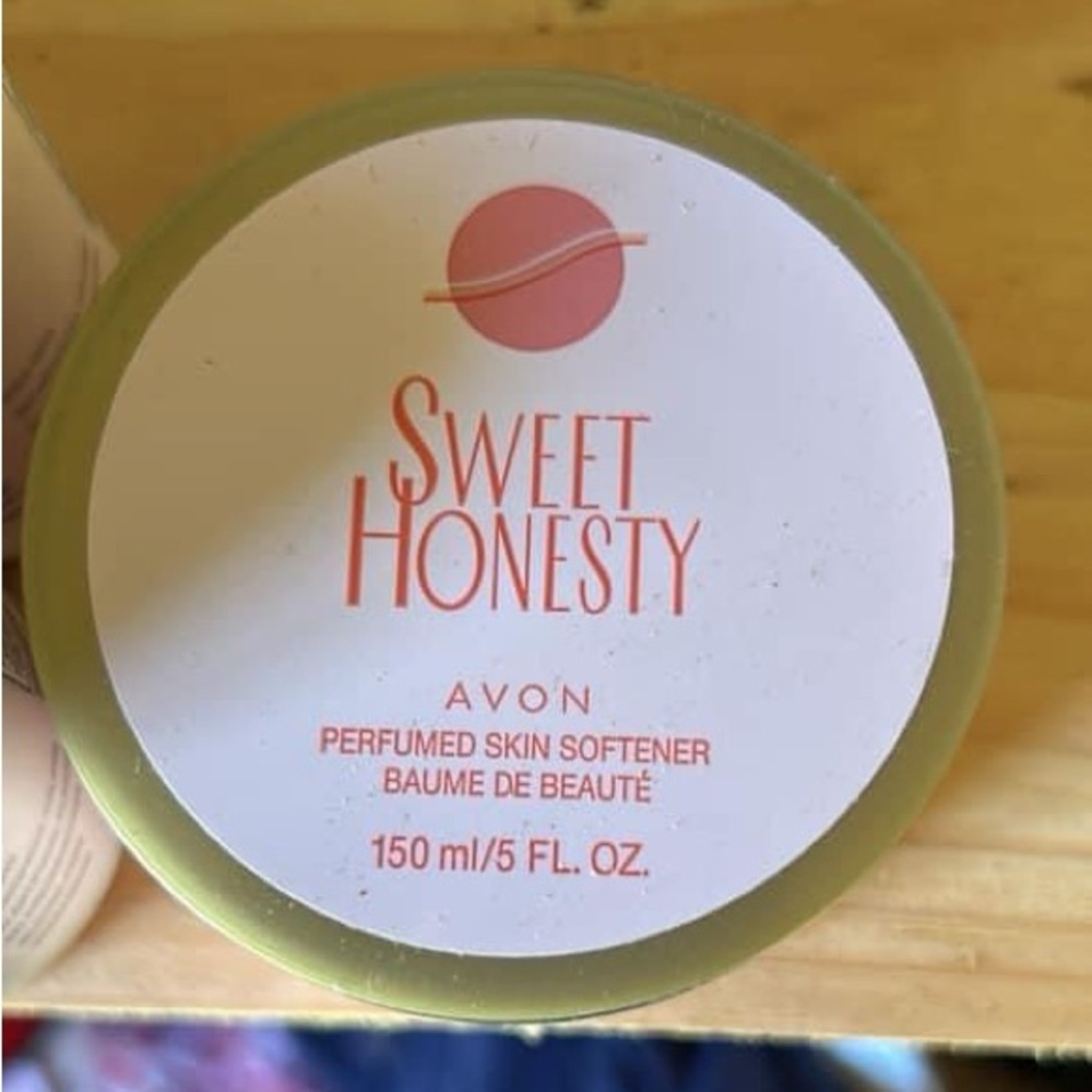 Avon Sweet Honesty Perfumed Skin Softener